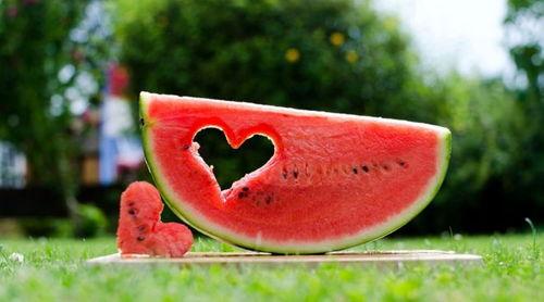 娱乐吃瓜酱关于诗的作品,娱乐吃瓜酱的文学盛宴